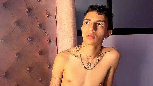 NickandAbby  online show from March 8, 2:04 am