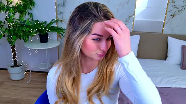 SweetyLicky online show from April 18, 7:07 pm