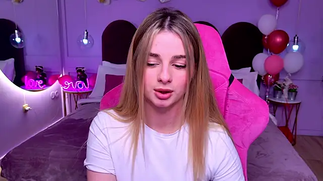 SweetyLicky online show from November 19, 4:40 pm