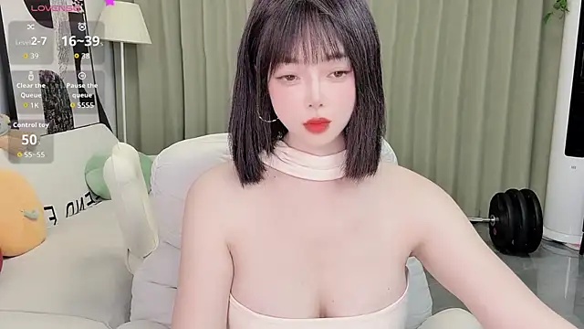 uikyy1 online show from February 10, 3:04 pm