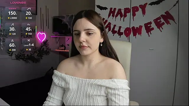 LiaWoow online show from November 1, 2:21 pm