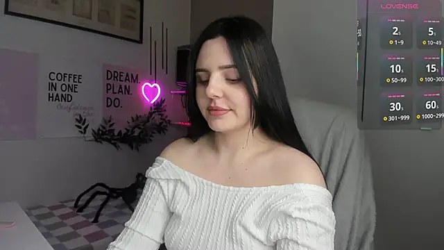 LiaWoow online show from November 9, 2:46 pm