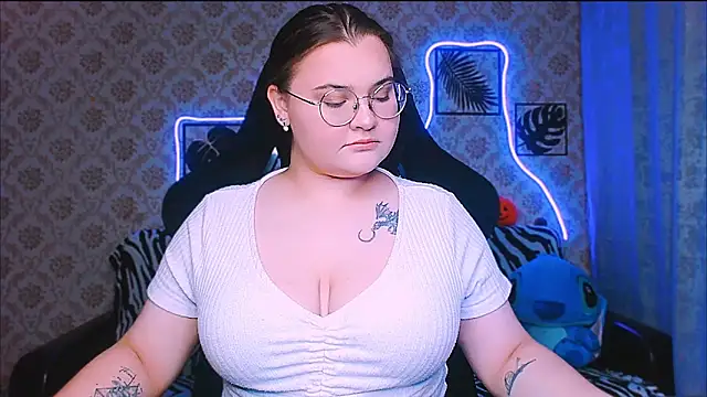 InLoveWithLife26 online show from October 23, 7:31 pm