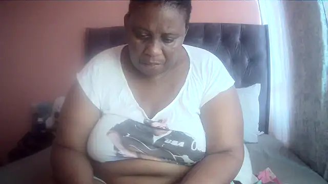 HUGEASSXXXXX online show from February 20, 5:39 am