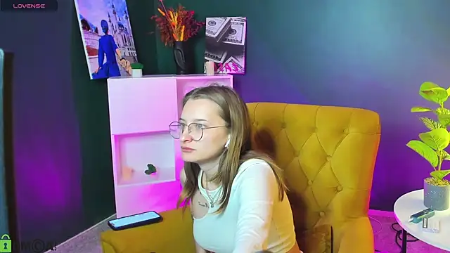 Maryyy May online show from October 22, 2:49 am