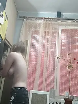 Moonolighta online show from October 22, 6:18 am