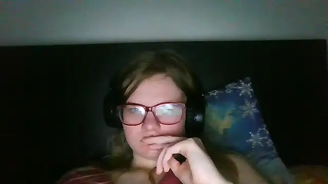 Moonolighta online show from October 10, 6:40 am