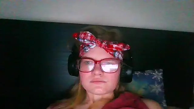 Moonolighta online show from October 28, 9:48 am