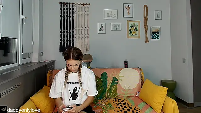 daddyonlyloveme online show from September 27, 8:05 pm