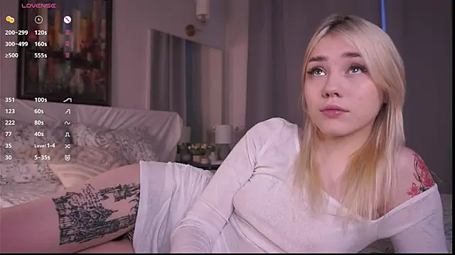 LilianBenskin online show from December 20, 6:28 am