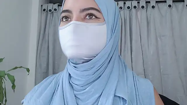 jade nassar online show from April 13, 1:07 am