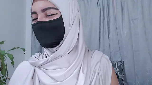 jade nassar online show from April 10, 11:11 pm