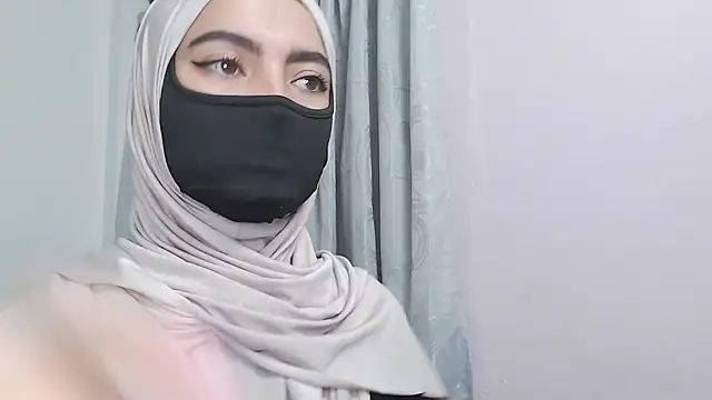 jade nassar online show from January 9, 7:40 pm