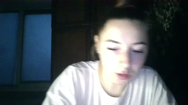 Snapshot of Kitten36 chatting on October 21, 3:27 pm Kitten36 online show from October 21, 3:27 pm