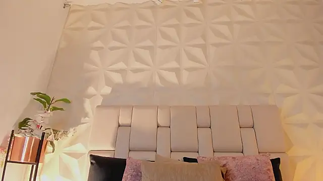 scarlettadams   online show from March 15, 2:19 pm