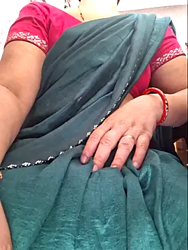 indianhotwife639 online show from March 18, 7:57 am