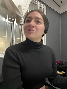 Alyha Cortes online show from February 3, 1:05 pm