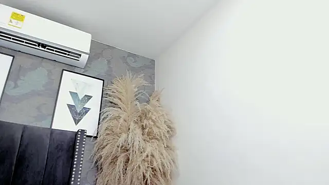 Milf loven  online show from March 13, 7:59 pm