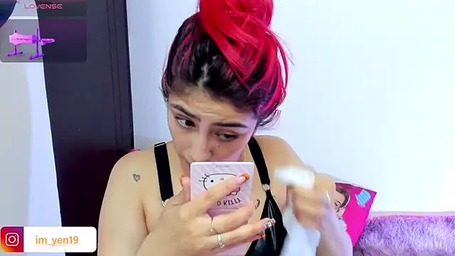 Snapshot of adahraa_younng chatting on October 20, 10:57 pm adahraa younng online show from October 20, 10:57 pm