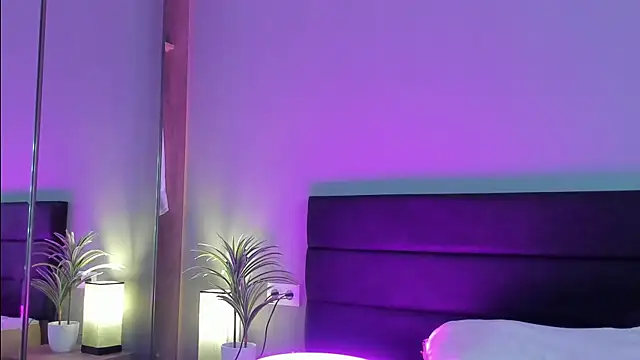 Forever Smiler online show from October 28, 9:26 am