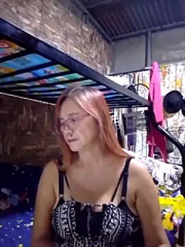 SexyHottMom online show from April 1, 1:01 pm