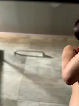 Linda LS online show from September 18, 1:53 pm