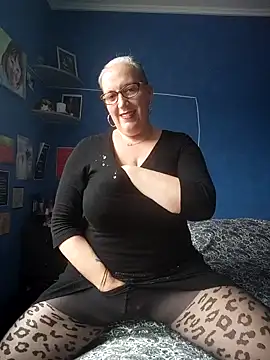 Feelineducentre online show from October 25, 1:19 pm