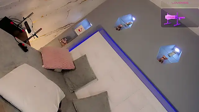 Ariia-janee online show from April 7, 5:31 am