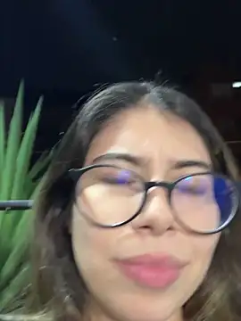 Snapshot of Caitlin_Cat chatting on October 21, 4:27 am Caitlin Cat online show from October 21, 4:27 am