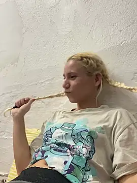 Bruna551 online show from March 28, 2:44 am