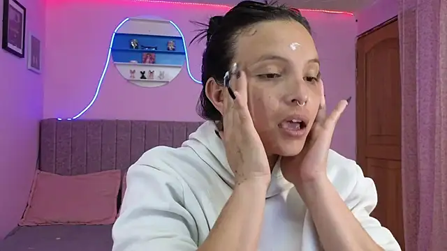 MiSofialeal online show from October 16, 7:27 pm