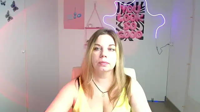 Snapshot of Jessica_Amore chatting on October 22, 5:34 am Jessica Amore online show from October 22, 5:34 am