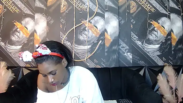 Lilmisbaddyxxx online show from December 13, 8:37 pm