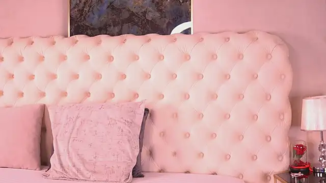 BellaNoirre online show from March 30, 7:35 pm