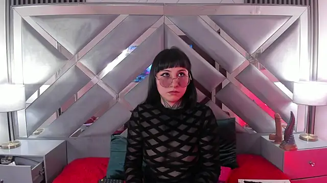 Ravenna666  online show from February 25, 8:29 pm