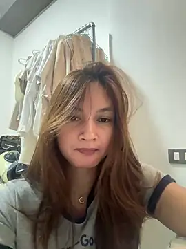 LanySylvia online show from May 20, 3:31 pm