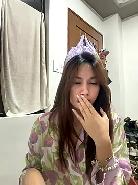 LanySylvia online show from December 19, 4:32 pm