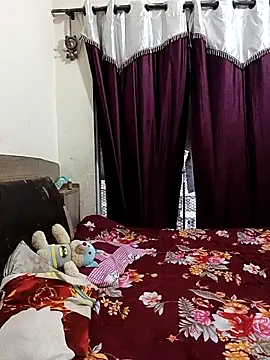 MEERAcle online show from March 27, 1:12 pm