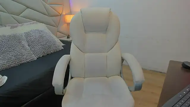 persefone 333 online show from September 23, 8:40 pm