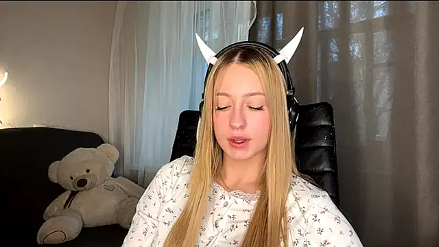 Snapshot of Jetta_Corsacami chatting on October 20, 12:30 pm Jetta Corsacami online show from October 20, 12:30 pm