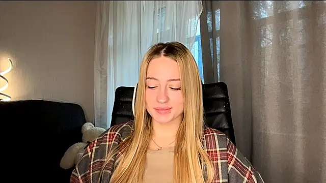Snapshot of Jetta_Corsacami chatting on October 24, 6:42 am Jetta Corsacami online show from October 24, 6:42 am