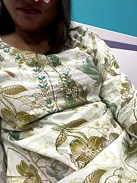 Snapshot of Naughty-Kamini chatting on September 28, 6:24 pm Naughty-Kamini online show from September 28, 6:24 pm