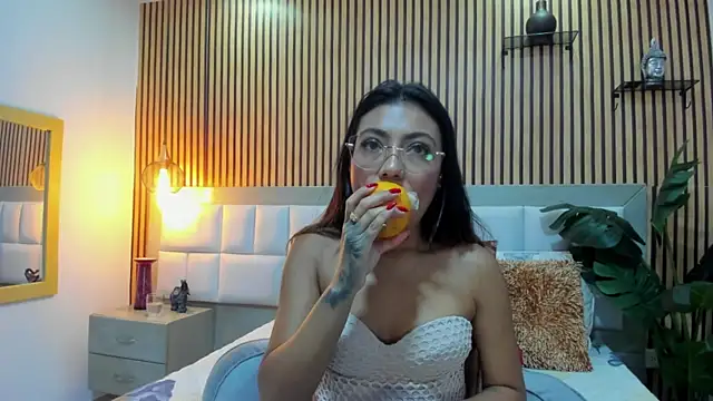 Snapshot of KattyBonnie chatting on September 26, 8:50 pm KattyBonnie online show from September 26, 8:50 pm