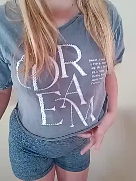 Snapshot of estefymariam88 chatting on September 15, 5:53 pm estefymariam88 online show from September 15, 5:53 pm