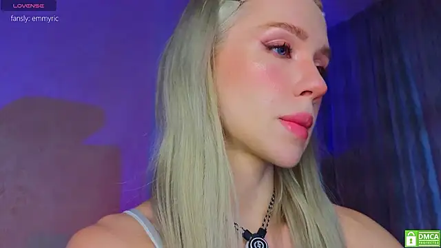 KittenFang online show from March 27, 11:33 am