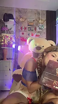 hannachris- online show from June 20, 12:58 am