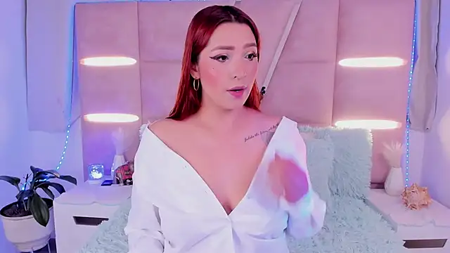 LaurenBrithe online show from April 19, 4:45 am