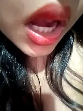 Hott Muskan online show from November 27, 7:28 pm