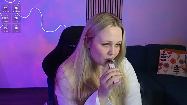 Estella Elwood online show from March 23, 7:31 pm