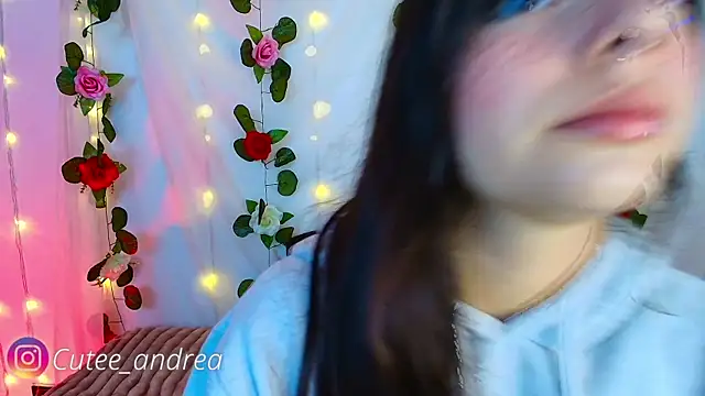 Snapshot of cutee_andrea chatting on October 22, 2:38 am cutee andrea online show from October 22, 2:38 am